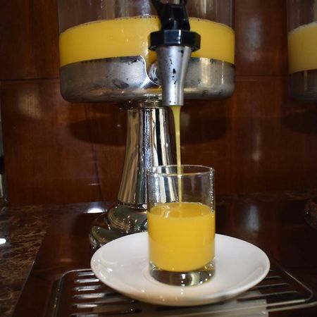 שארג'ה Aldar Hotel מראה חיצוני תמונה